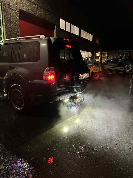 Mitsubishi Pajero 5 of 9