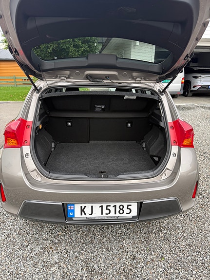 Toyota Auris 3 of 13