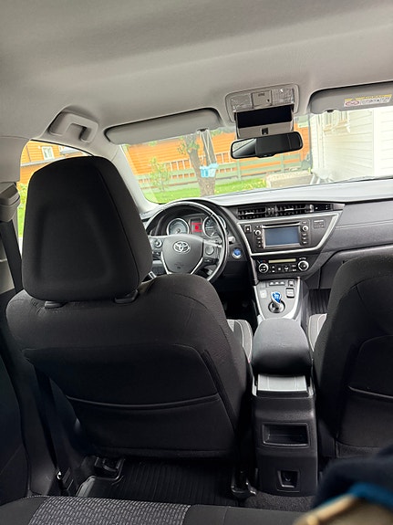 Toyota Auris 5 of 13