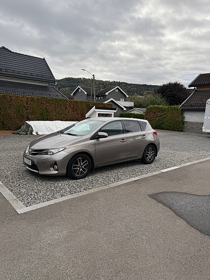Toyota Auris 6 of 13