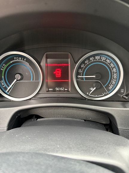 Toyota Auris 7 of 13