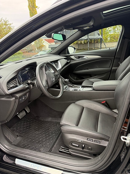 Opel Insignia 12 of 24