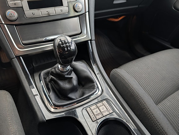 Ford Mondeo 21 of 30