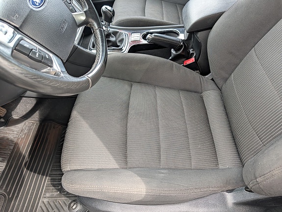 Ford Mondeo 16 of 30