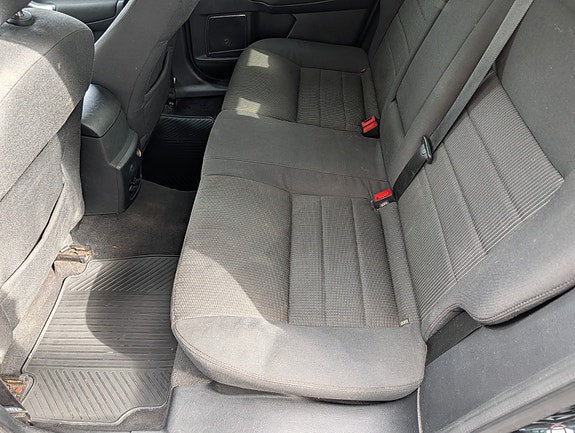 Ford Mondeo 28 of 30