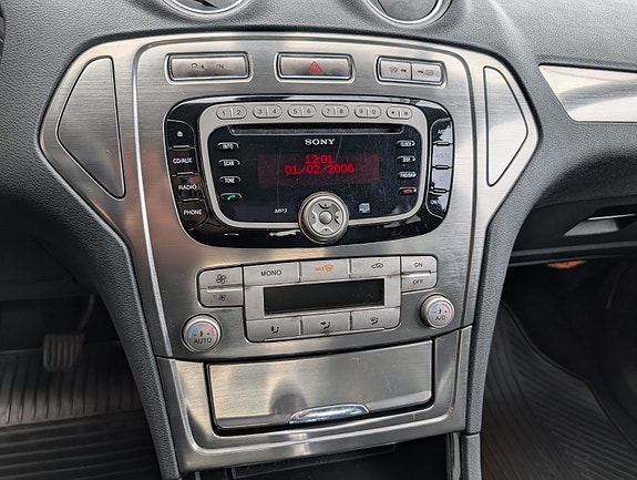 Ford Mondeo 22 of 30