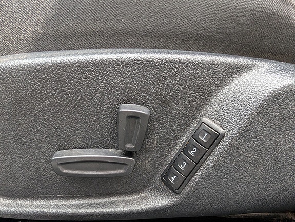 Ford Mondeo 27 of 30