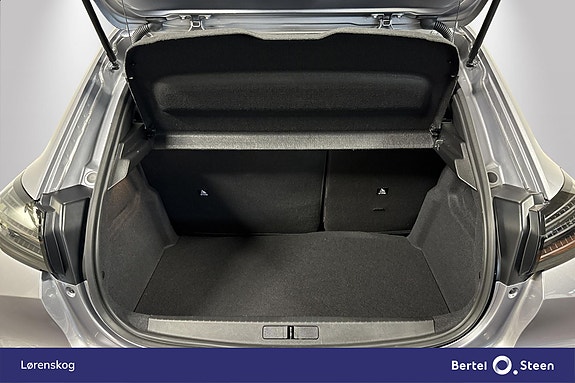 Peugeot e-208 25 of 26