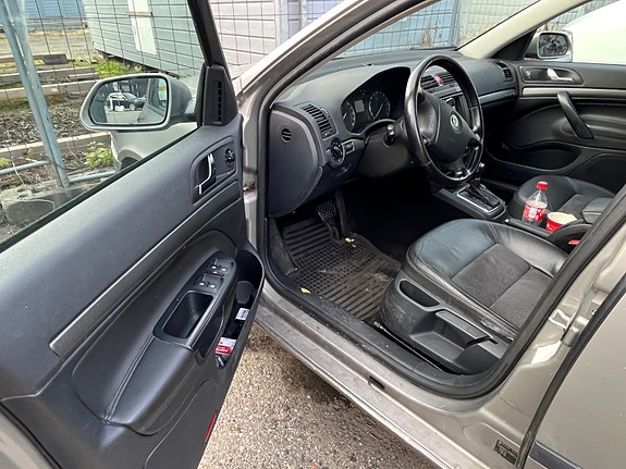 Skoda Octavia 5 of 9