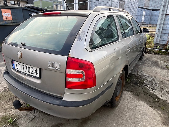 Skoda Octavia 3 of 9