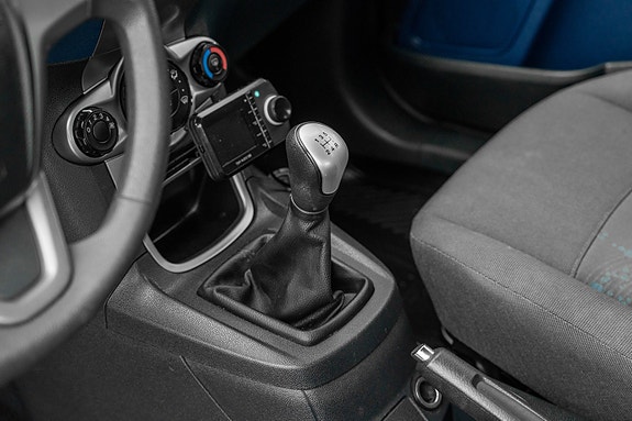 Ford Fiesta 18 of 25