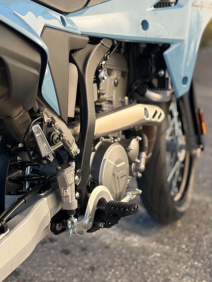 Suzuki DR-Z4SM 18 of 20
