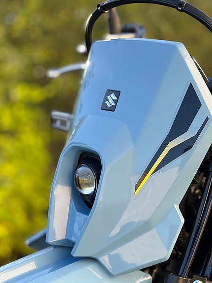 Suzuki DR-Z4SM 9 of 20