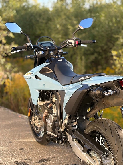 Suzuki DR-Z4SM 11 of 20