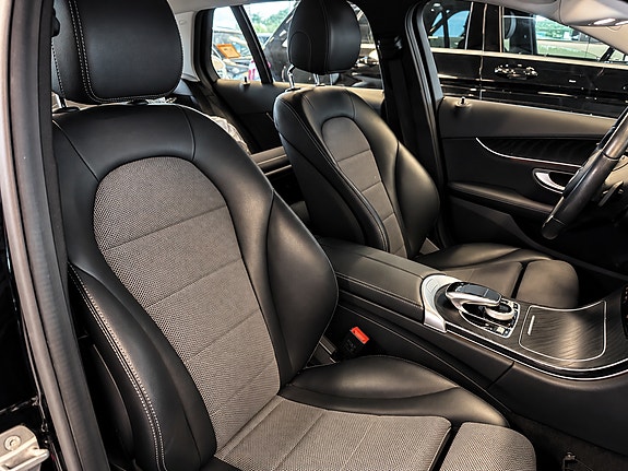 Mercedes-Benz C350 e 14 of 21