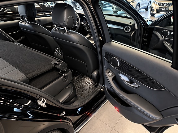 Mercedes-Benz C350 e 16 of 21