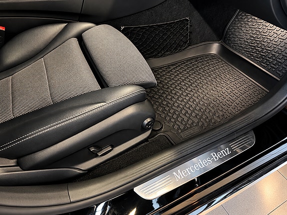 Mercedes-Benz C350 e 15 of 21