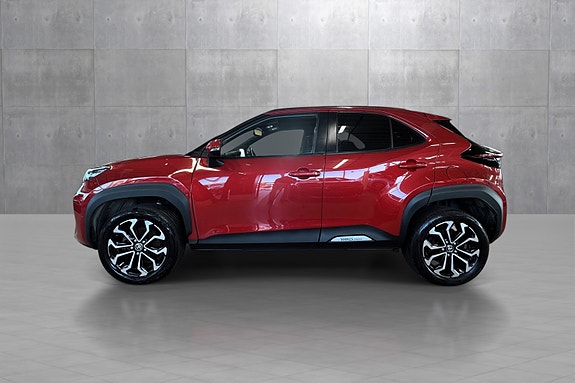 Toyota Yaris Cross 2 of 27