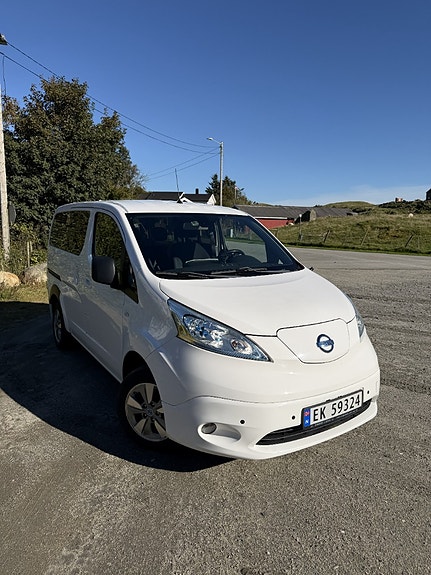 Nissan e-NV200 2 of 10