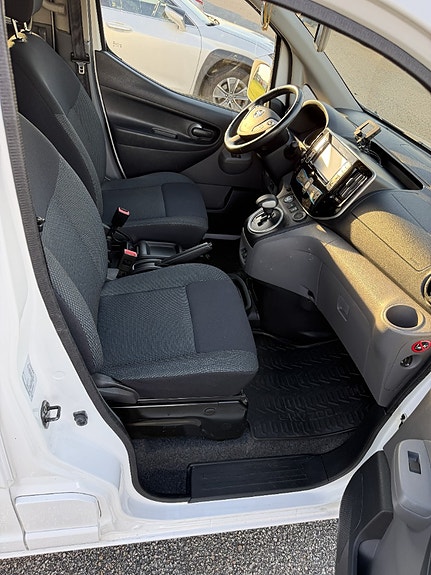 Nissan e-NV200 8 of 10