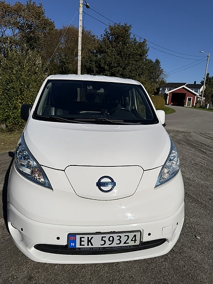 Nissan e-NV200 4 of 10