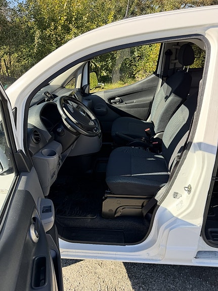 Nissan e-NV200 7 of 10