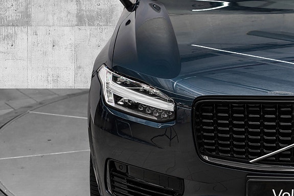 Volvo XC90 4 of 30