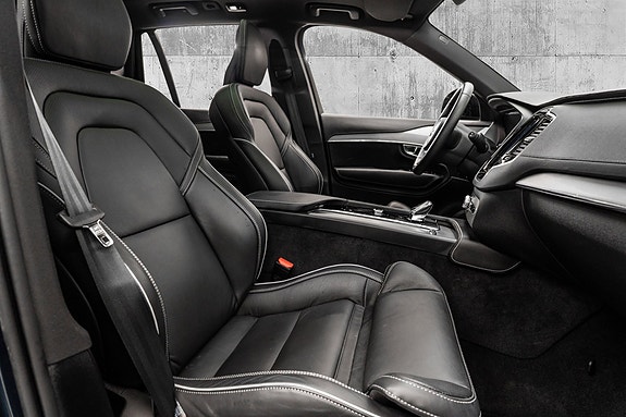 Volvo XC90 27 of 30