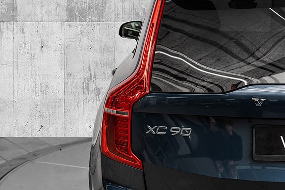 Volvo XC90 8 of 30