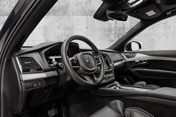 Volvo XC90 19 of 30