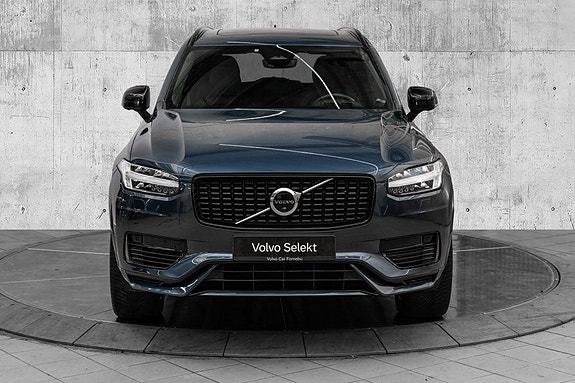 Volvo XC90 3 of 30