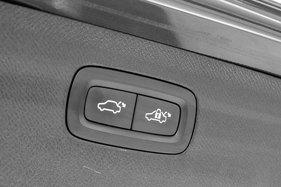 Volvo XC90 26 of 30