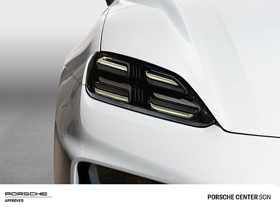 Porsche Macan 12 of 30
