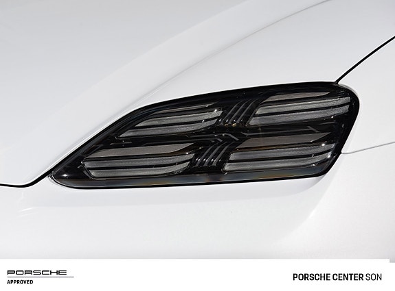 Porsche Macan 8 of 30