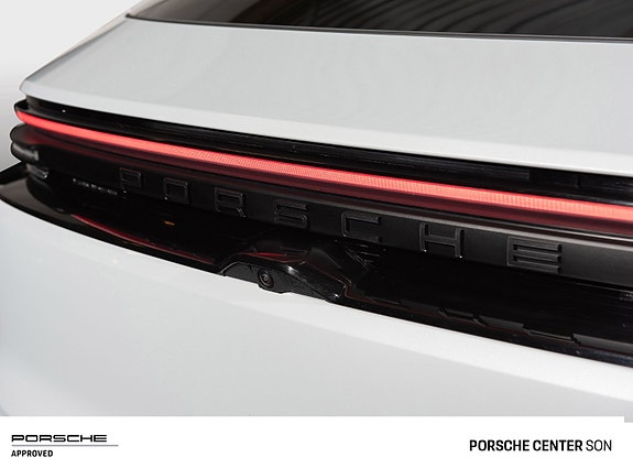 Porsche Macan 14 of 30