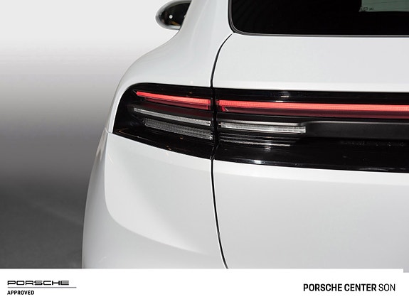 Porsche Macan 16 of 30