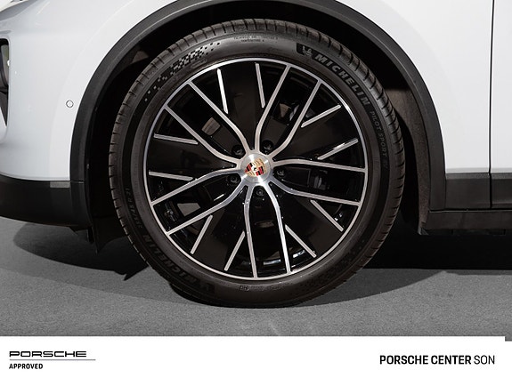Porsche Macan 17 of 30