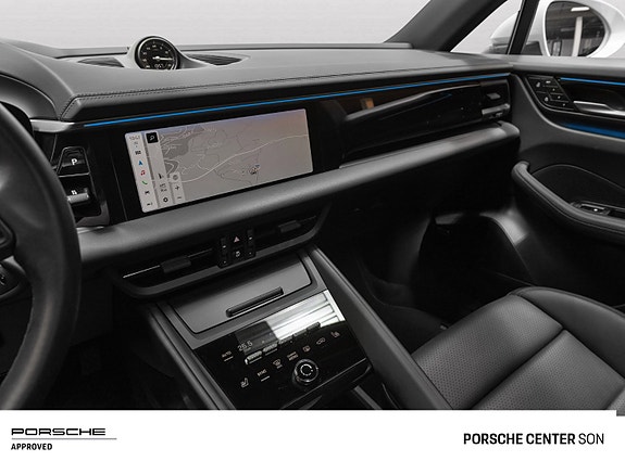 Porsche Macan 26 of 30