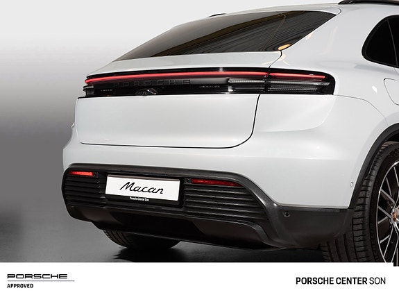 Porsche Macan 13 of 30