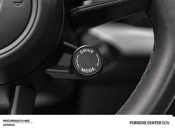 Porsche Macan 24 of 30