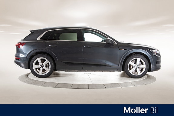 Audi e-tron 7 of 30