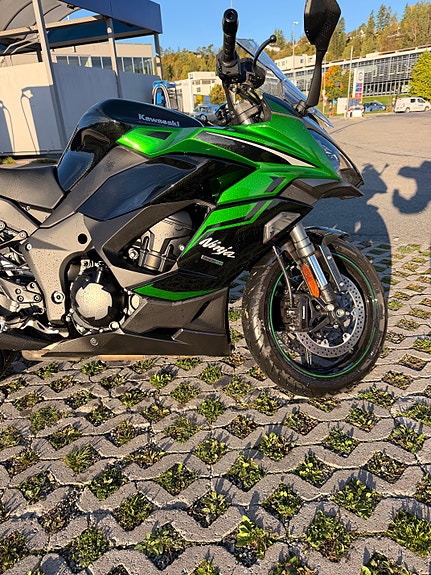 Kawasaki Ninja 1000 SX 6 of 8