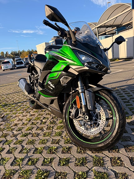 Kawasaki Ninja 1000 SX 3 of 8