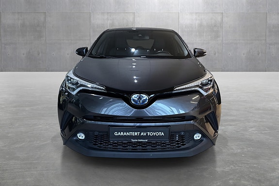 Toyota C-HR 8 of 27