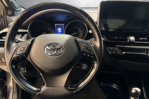 Toyota C-HR 11 of 27