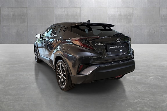 Toyota C-HR 3 of 27