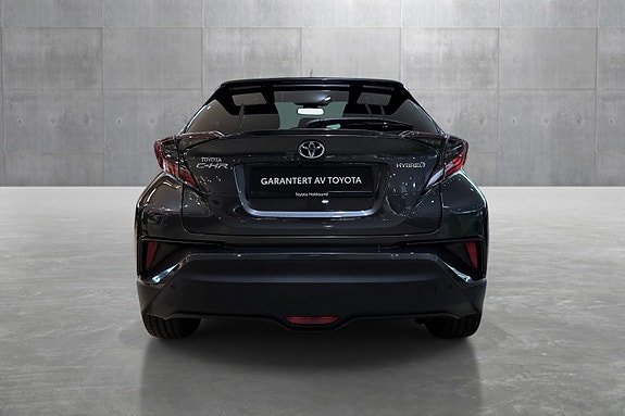 Toyota C-HR 4 of 27