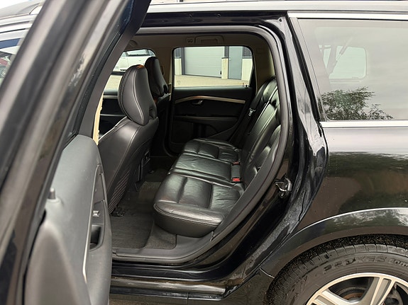 Volvo XC70 14 of 30
