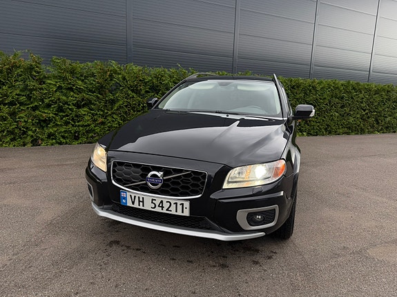 Volvo XC70 2 of 30