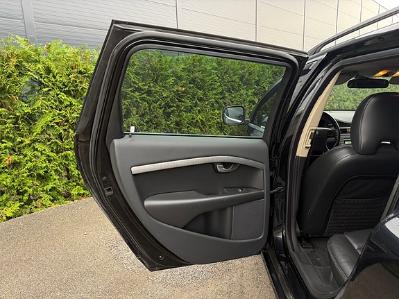 Volvo XC70 15 of 30